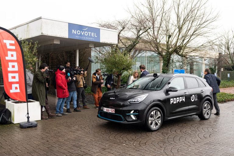 Ush e Poppy lançam primeiro serviço de carro com direção remota na Bélgica