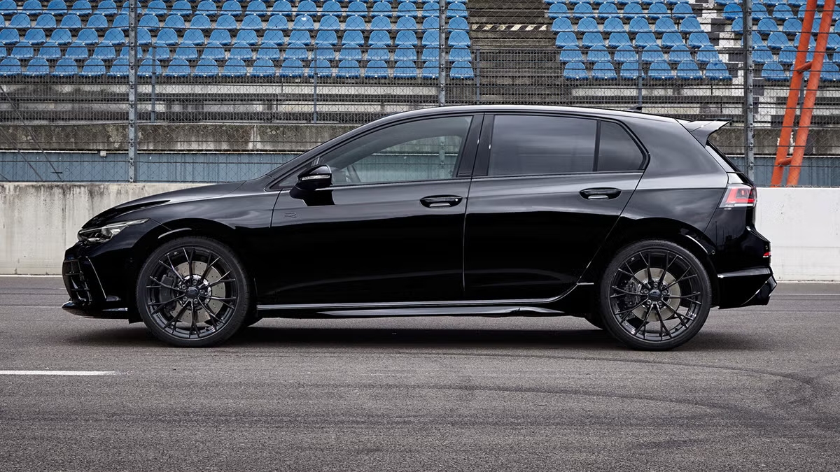 Volkswagen divulga preços e novidades dos Golf GTI e Golf R 2025 nos EUA