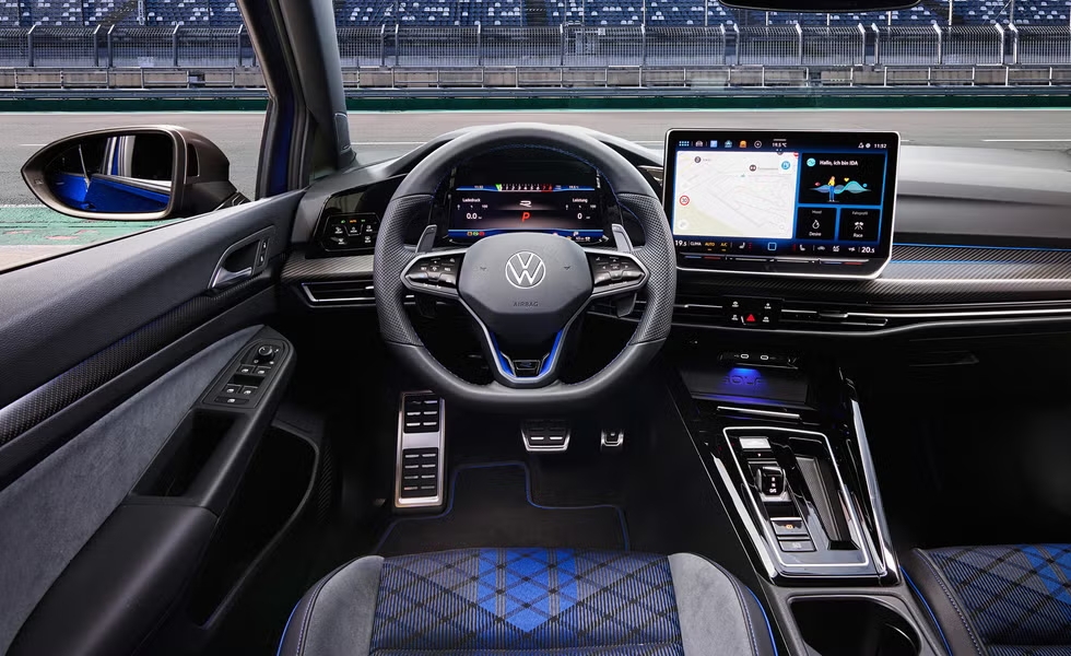 Volkswagen divulga preços e novidades dos Golf GTI e Golf R 2025 nos EUA