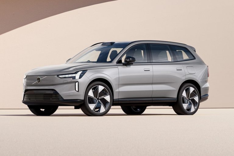 Volvo anuncia cinco lançamentos para 2025 e mira em 2026 com o novo SUV elétrico EX60