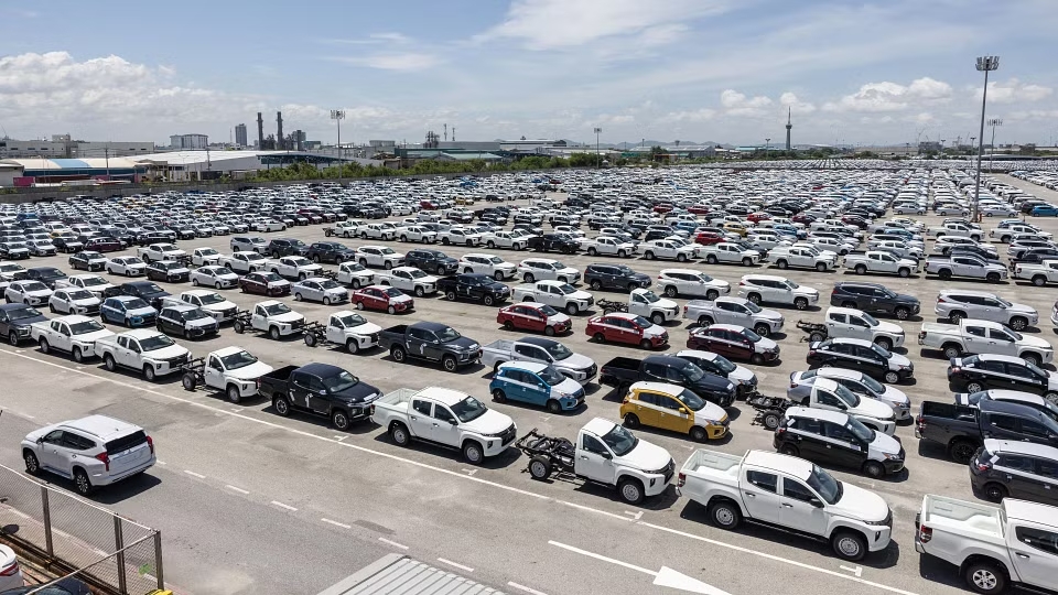 UK light commercial vehicle market drops 20.5% in January