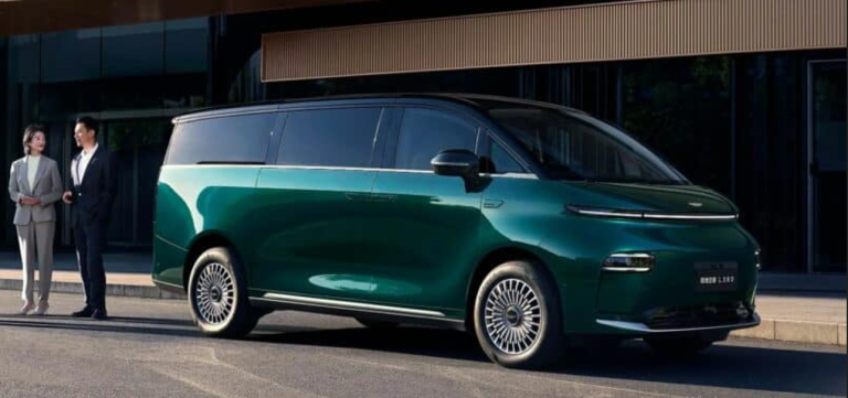 Geely Galaxy LEVC L380 tem pré-venda iniciada na China