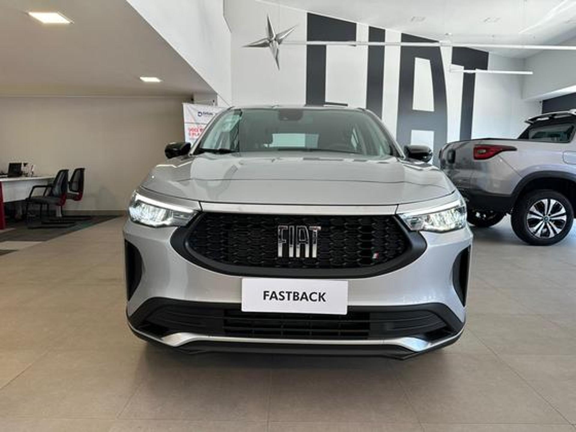 Fiat Fastback cresce 31% em abril e supera Volkswagen Nivus e Citroën Basalt