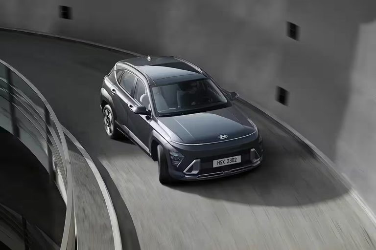 Hyundai Kona híbrido vai ser lançado em abril com visual arrojado
