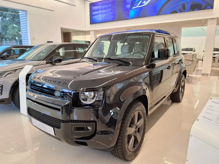 Land Rover Defender 2025: versatilidade e luxo dentro e fora da estrada