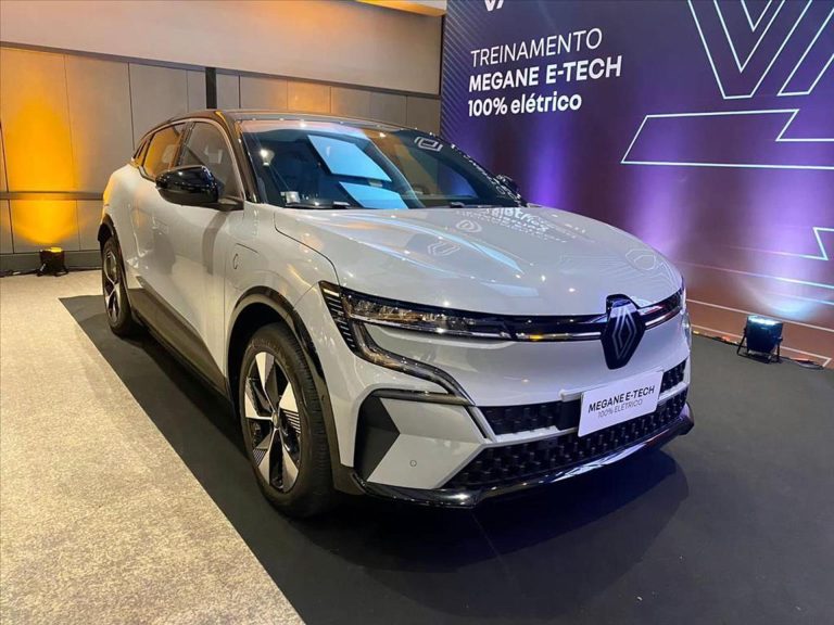 Renault libera Megane E-Tech com desconto de R$ 80 mil em fevereiro; para zerar estoque