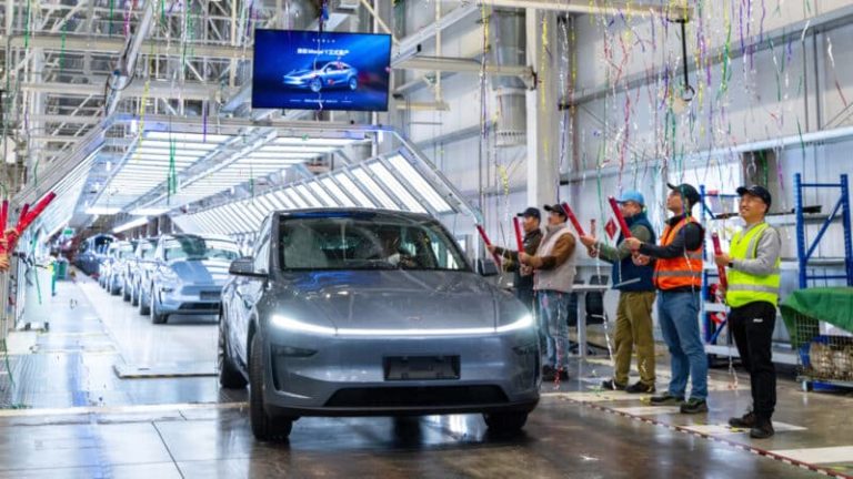 Tesla se prepara para entrar no mercado indiano de veículos elétricos em 2025