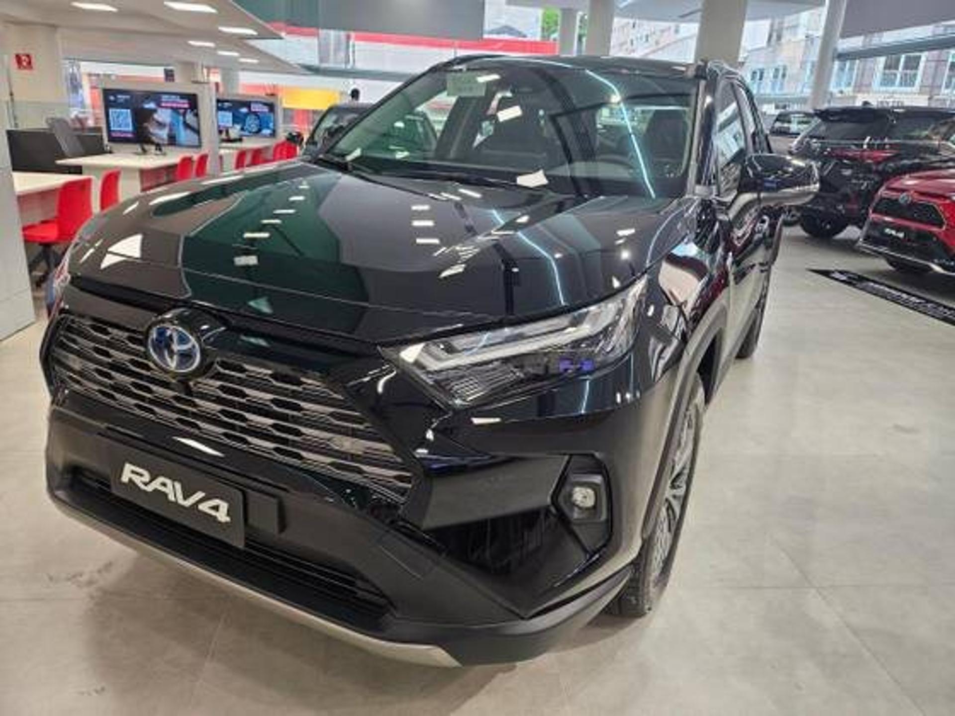 Toyota RAV4 encerra reinado de 42 anos da Ford F-150 nos EUA