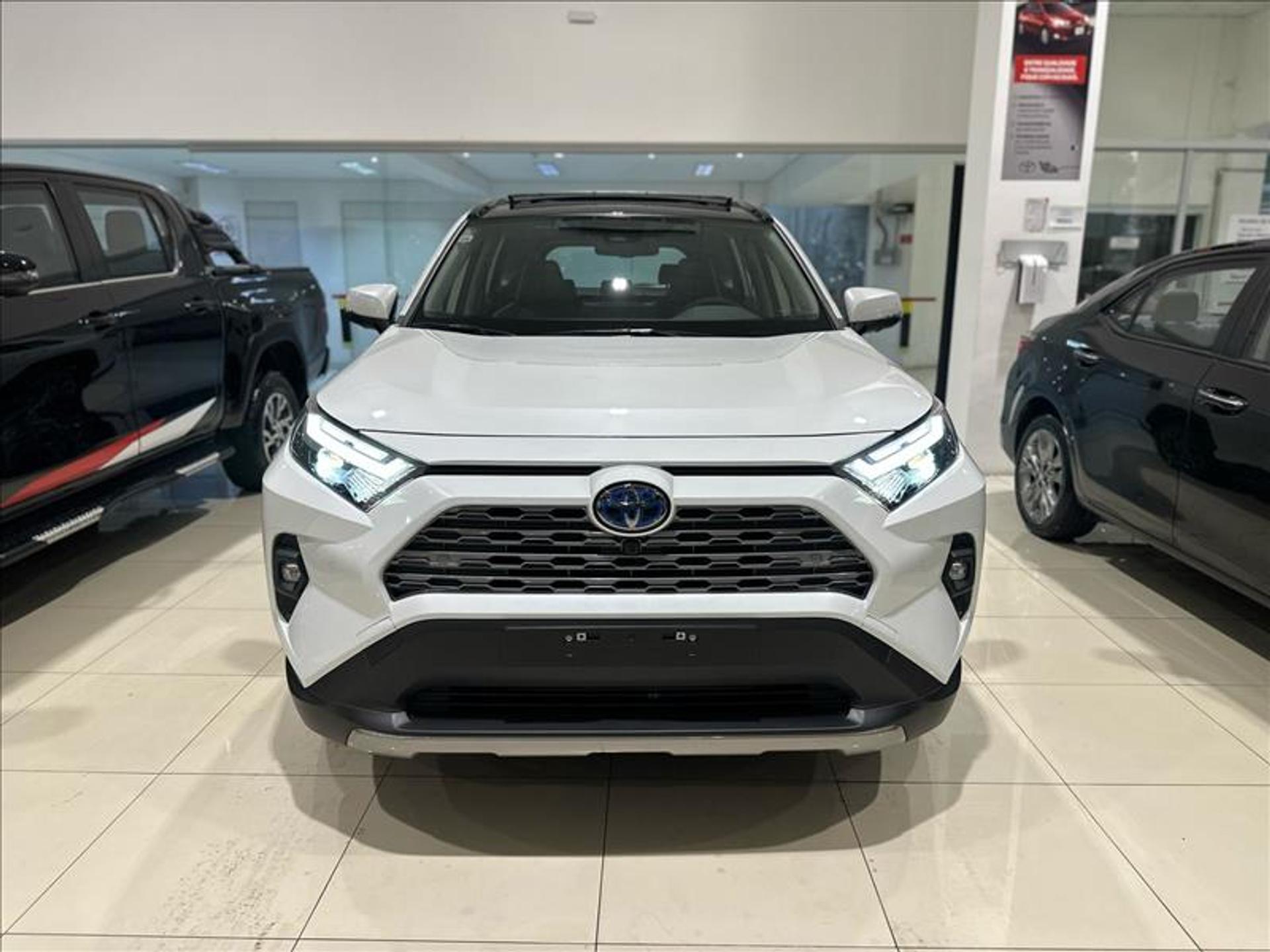 Toyota anuncia mudanças executivas e revitalização do conselho administrativo para 2025