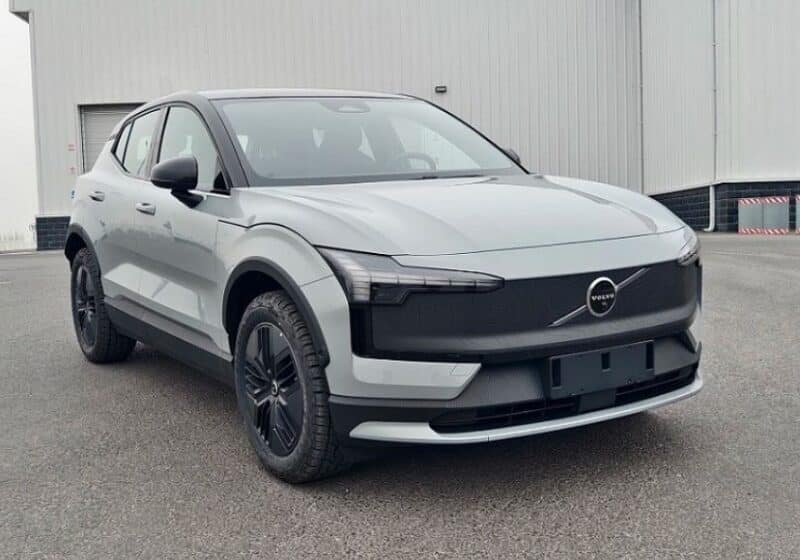 Volvo EX30 Cross Country tem visual revelado na China