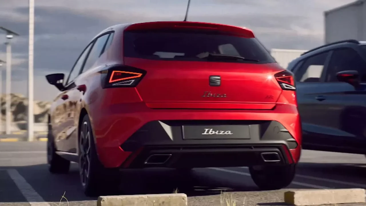 Seat Ibiza 2025: Reestilização agressiva é flagrada em testes de inverno