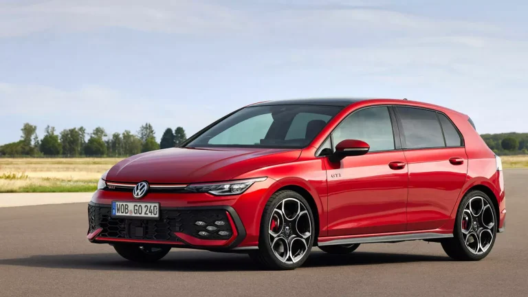 VW investe US$ 5,8 bilhões em parceria com Rivian para plataforma elétrica de próximo Golf