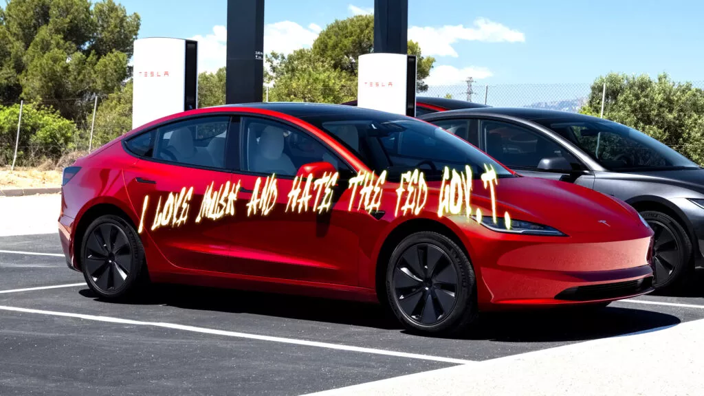 Teslas são vandalizados em Washington D.C. com mensagens pró-Musk e antigoverno