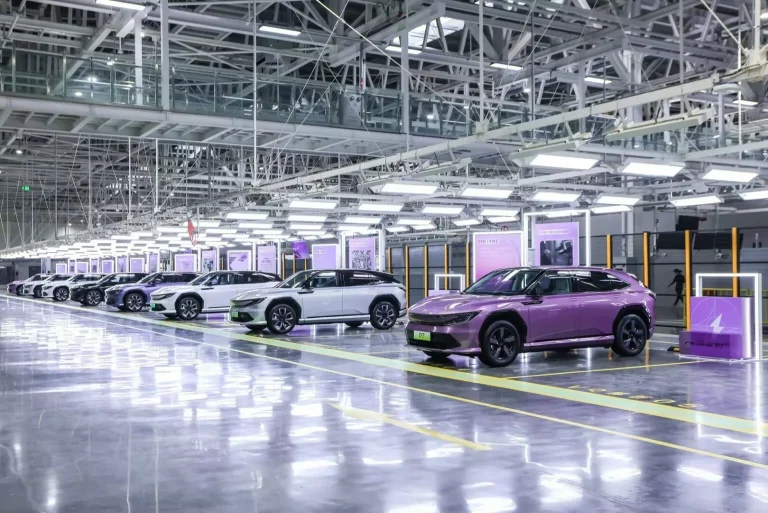 Honda aposta em IA e robótica para reduzir custos em fábrica na China