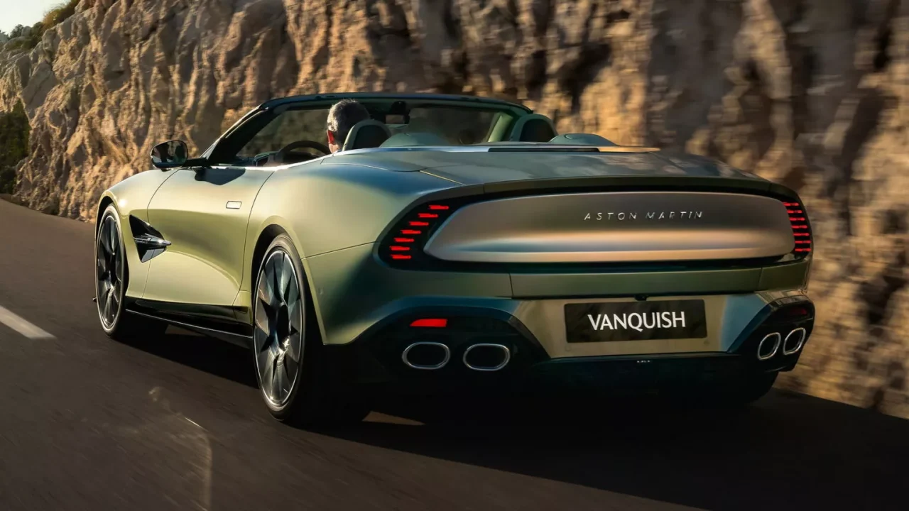Aston Martin Vanquish Volante celebra 60 anos com motor V12 de 835 cv e design arrebatador