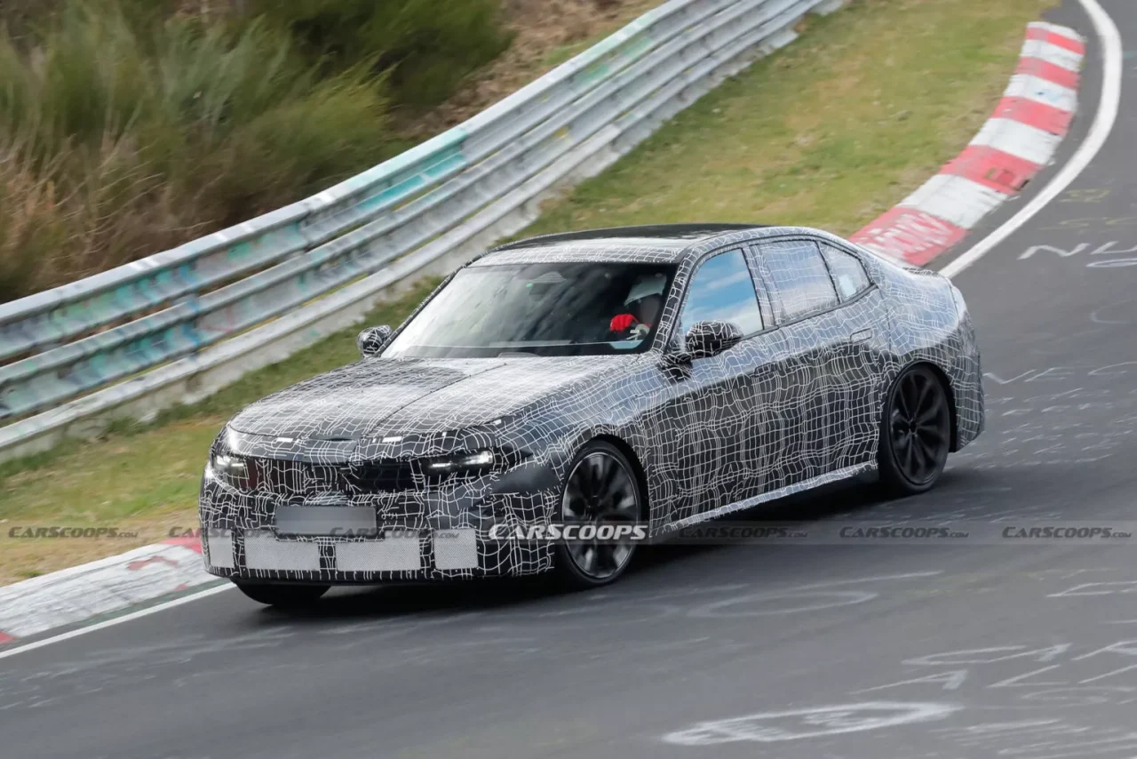 Nova geração do BMW Série 3 é testada em Nürburgring com opções a combustão e elétricas