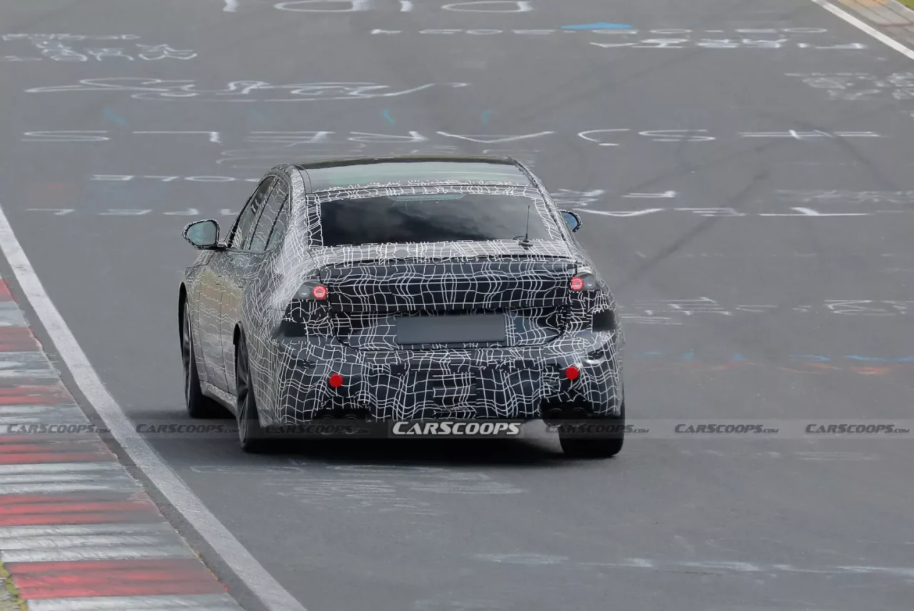 Nova geração do BMW Série 3 é testada em Nürburgring com opções a combustão e elétricas