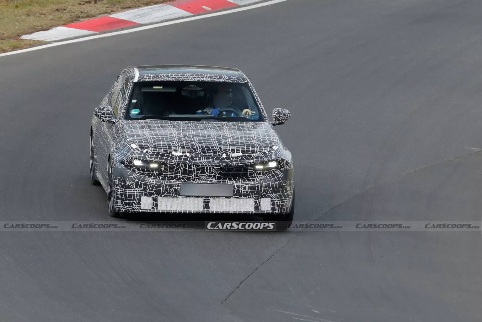 Nova geração do BMW Série 3 é testada em Nürburgring com opções a combustão e elétricas