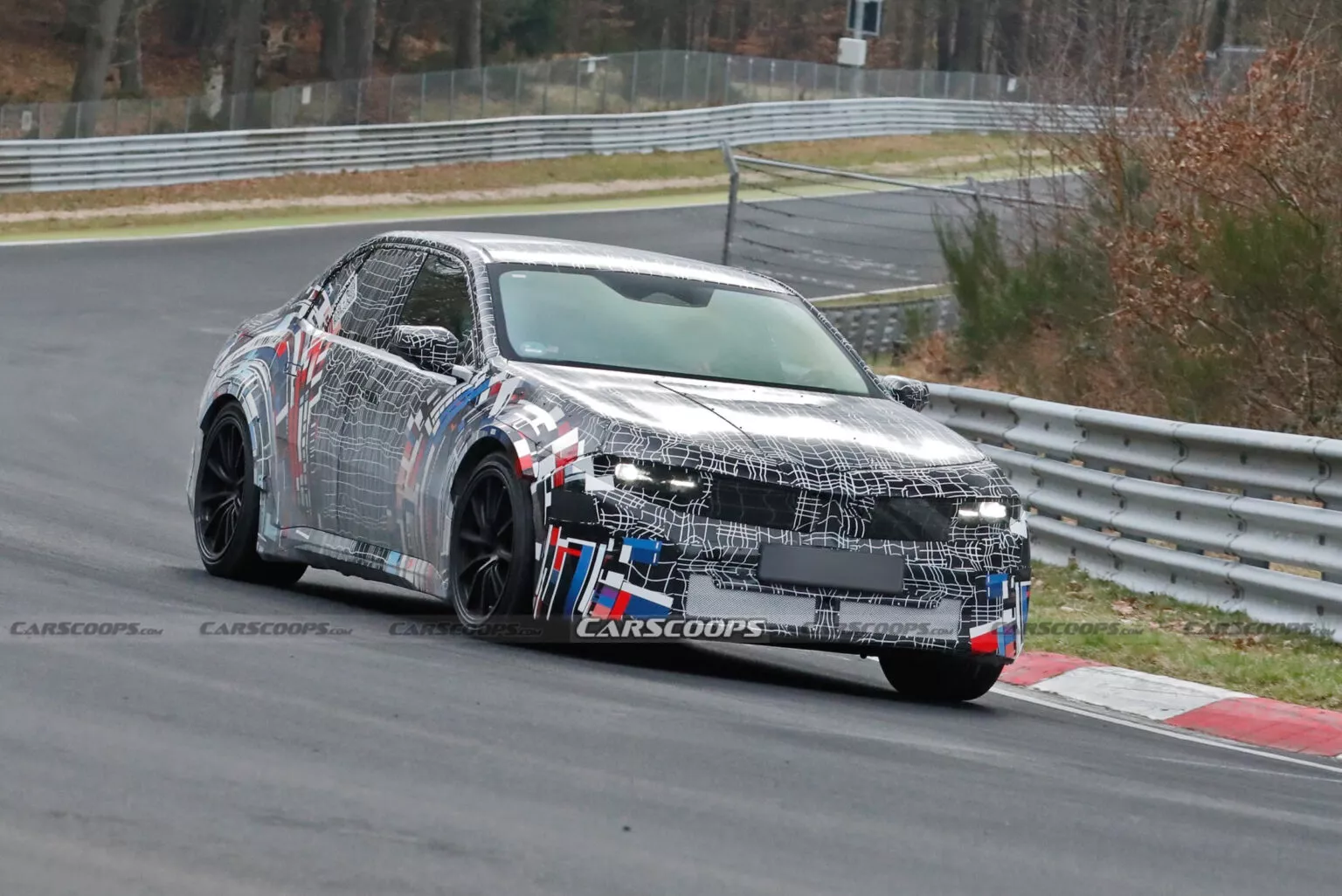 BMW testa M3 elétrico de 700 cv para 2028 no circuito de Nürburgring