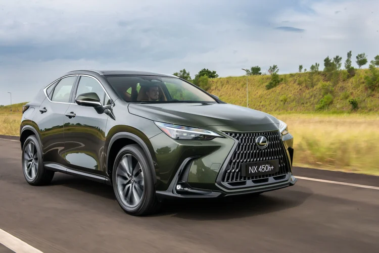 Lexus NX 450h+ chega ao Brasil para disputar mercado de SUVs híbridos plug-in