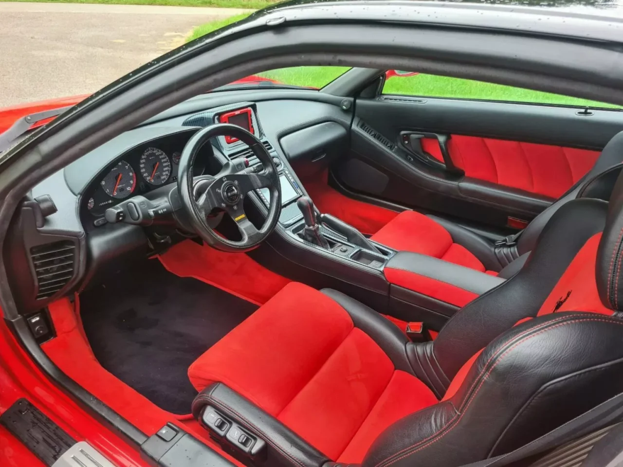 Réplica de Ferrari 360 construída sobre Honda NSX é colocada à venda na Suíça
