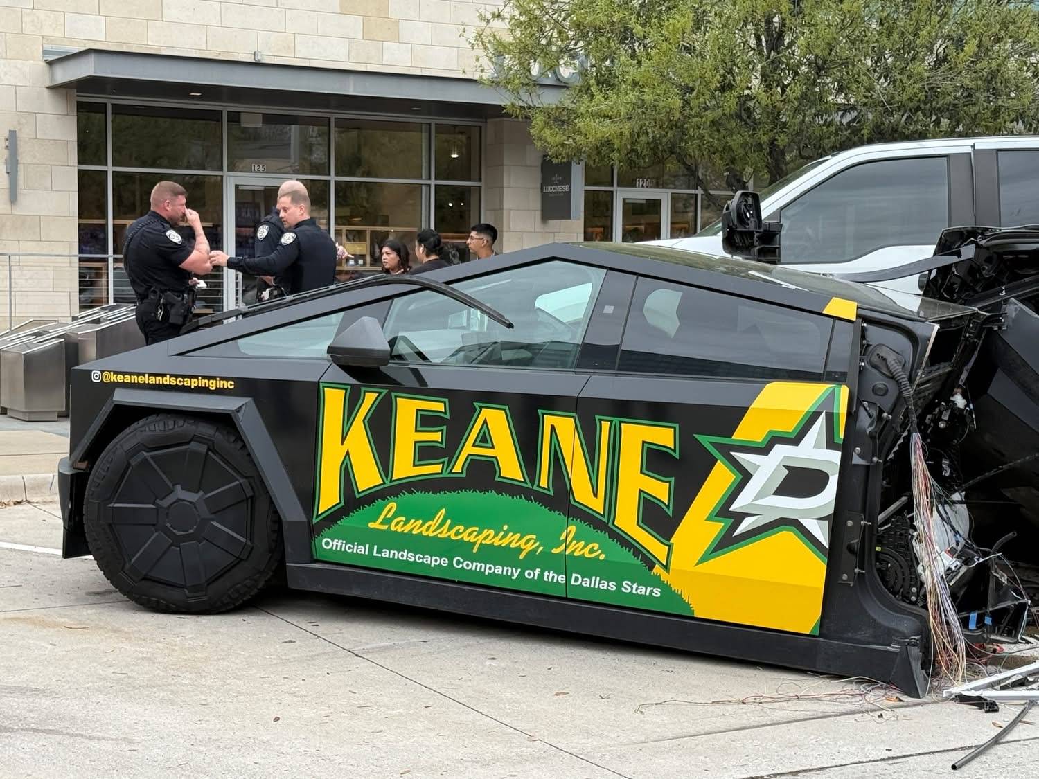 Acidente com Cybertruck da Tesla envolve vários veículos no Texas