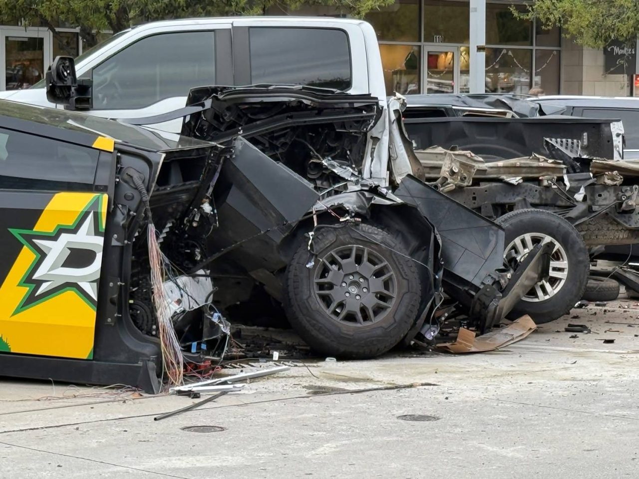 Acidente com Cybertruck da Tesla envolve vários veículos no Texas