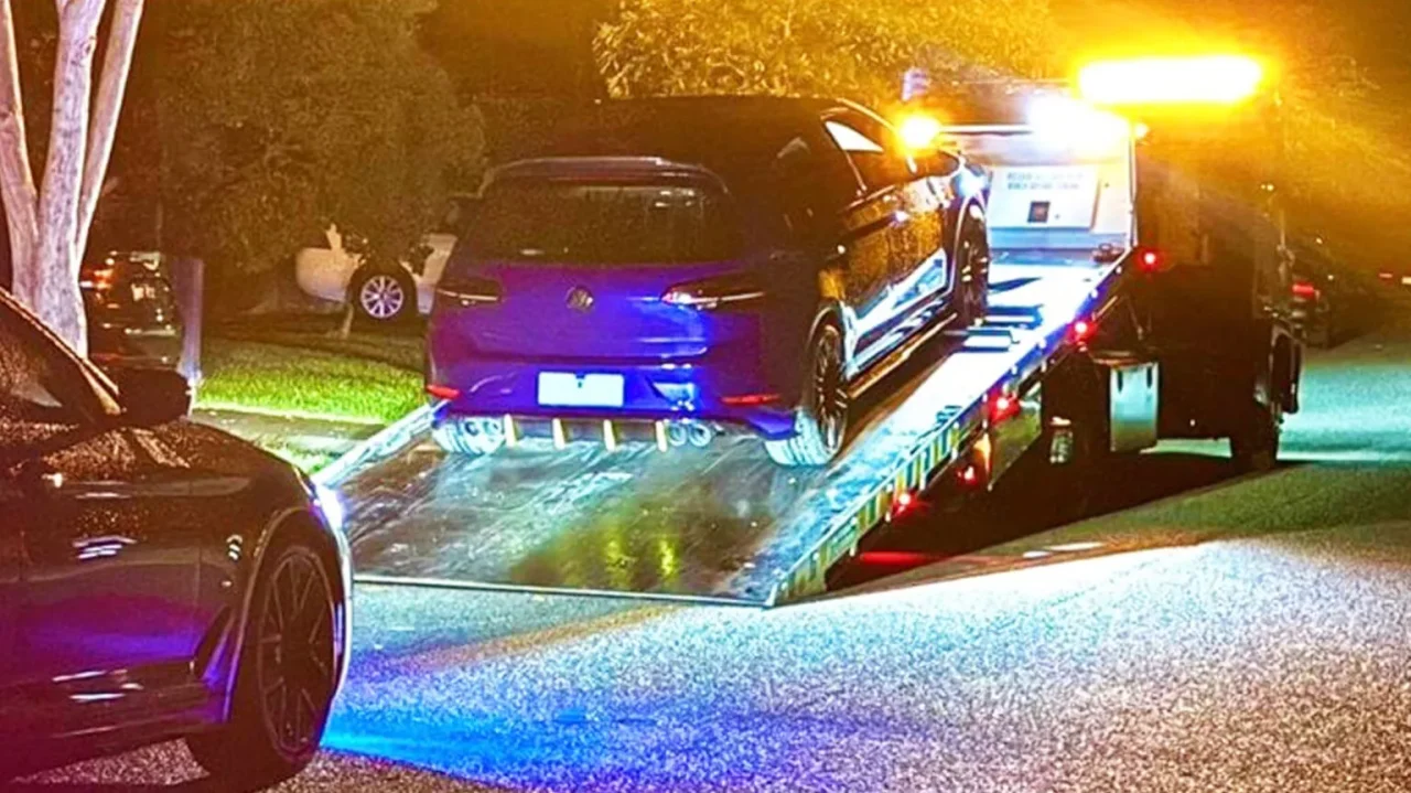 Jovem de 18 anos é flagrado a 200 km/h em racha e comete infrações em Victoria, Austrália