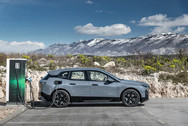 Lexus NX 450h+ chega ao Brasil para disputar mercado de SUVs híbridos plug-in