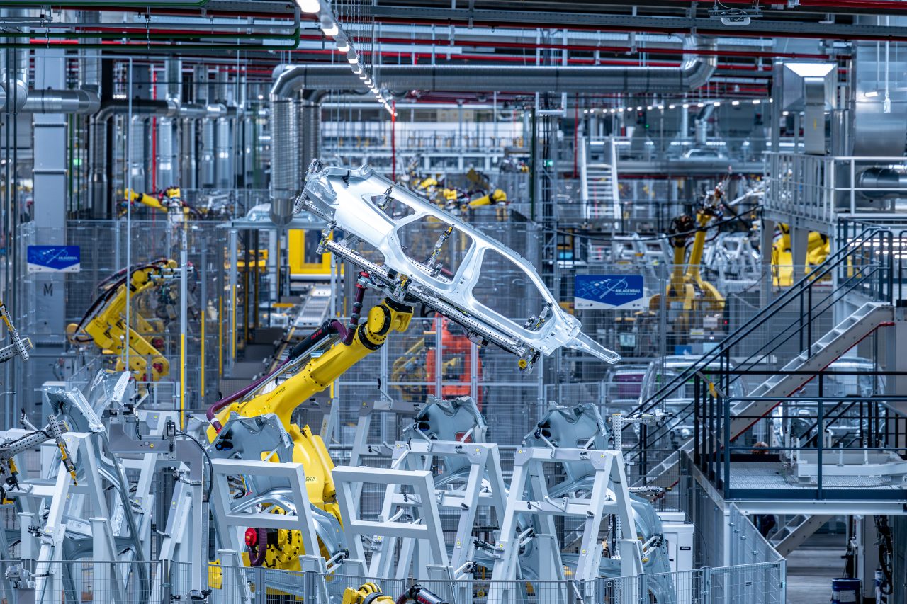BMW expande produção em Regensburg com nova unidade em Neutraubling