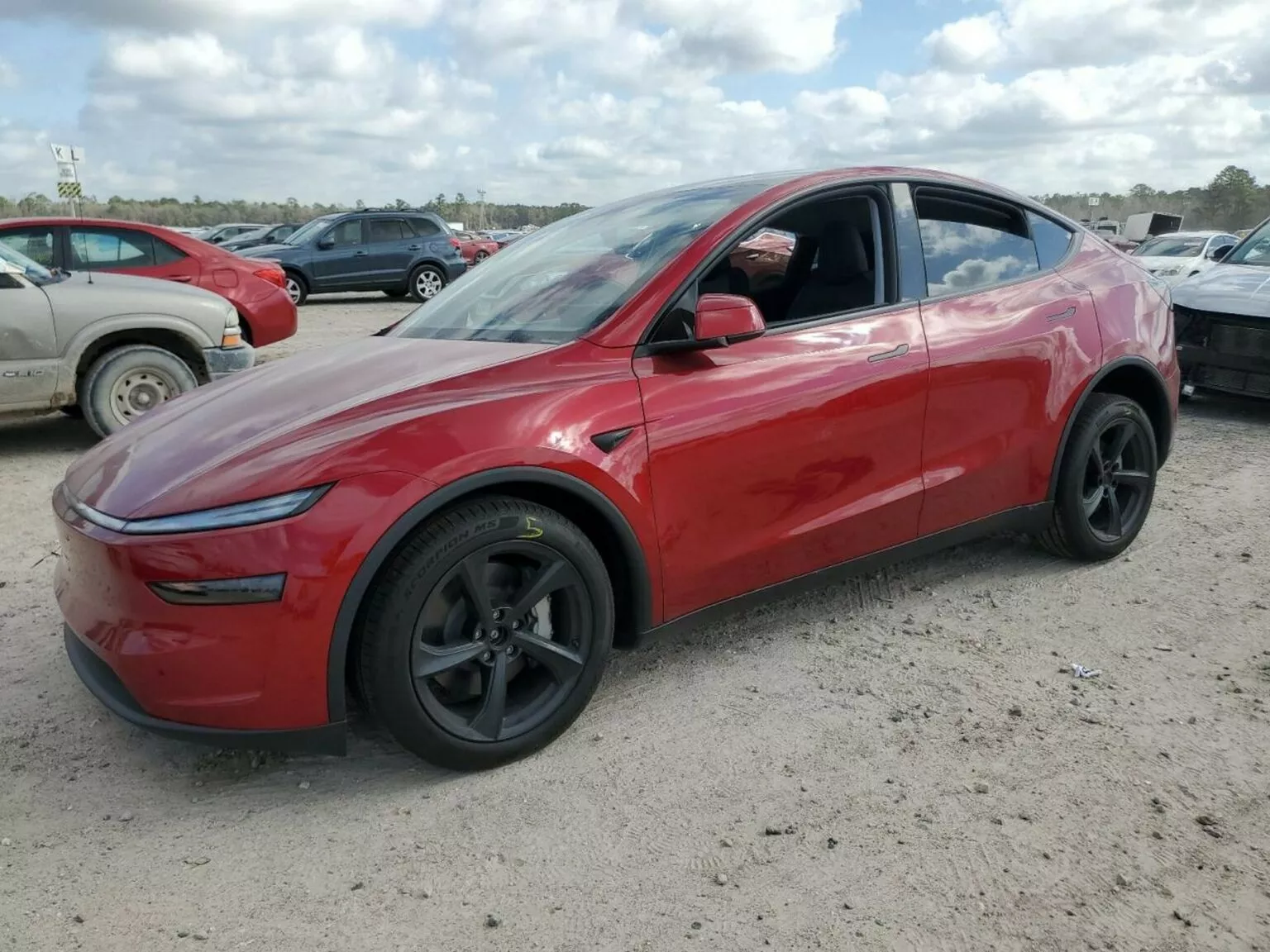 Tesla Model Y 'Juniper' 2026, recém-lançado nos EUA, já é encontrado destruído em leilão