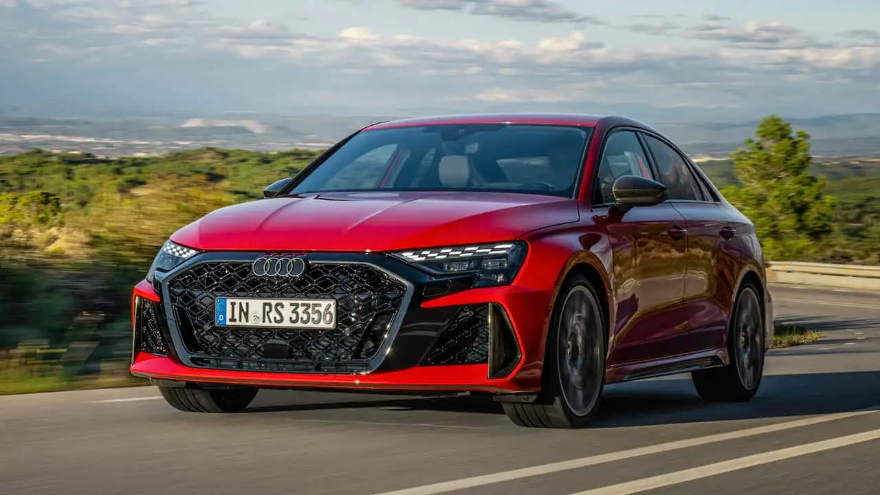Audi RS 3 chega ao Brasil em duas versões, com preços a partir de R$ 659.990