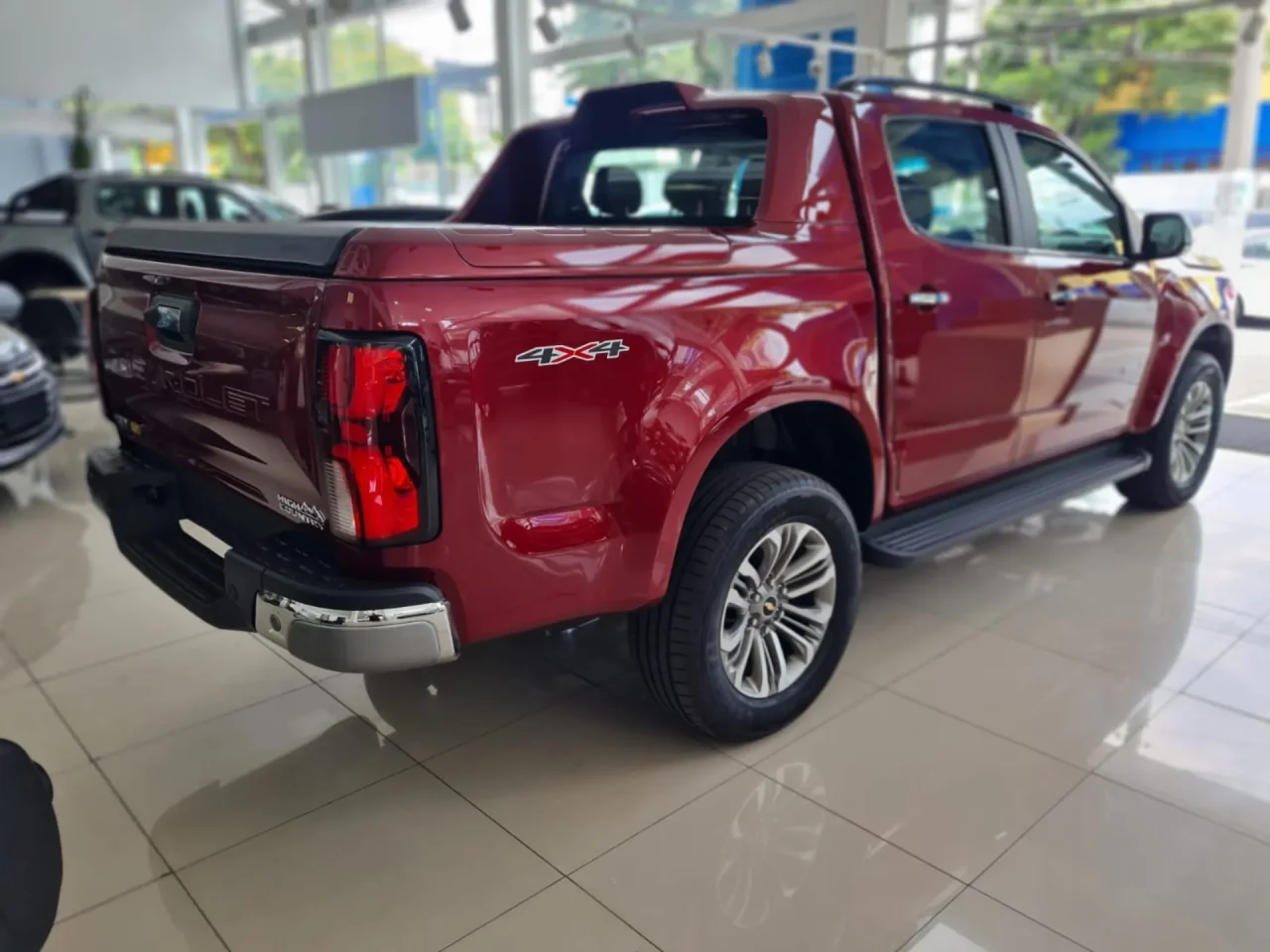 Chevrolet S10 High Country com grande oferta de R$ 23.600 de desconto para acabar estoque