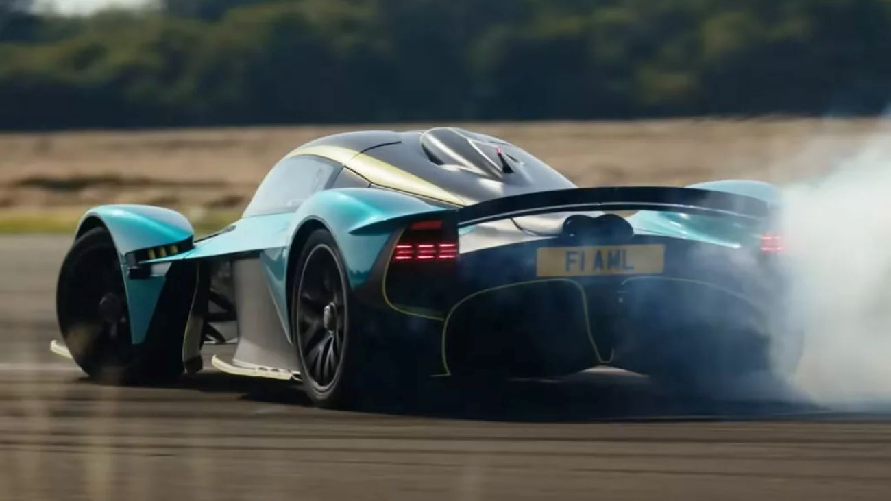 Aston Martin Valkyrie crava novo recorde em pista do Top Gear e supera Koenigsegg Jesko