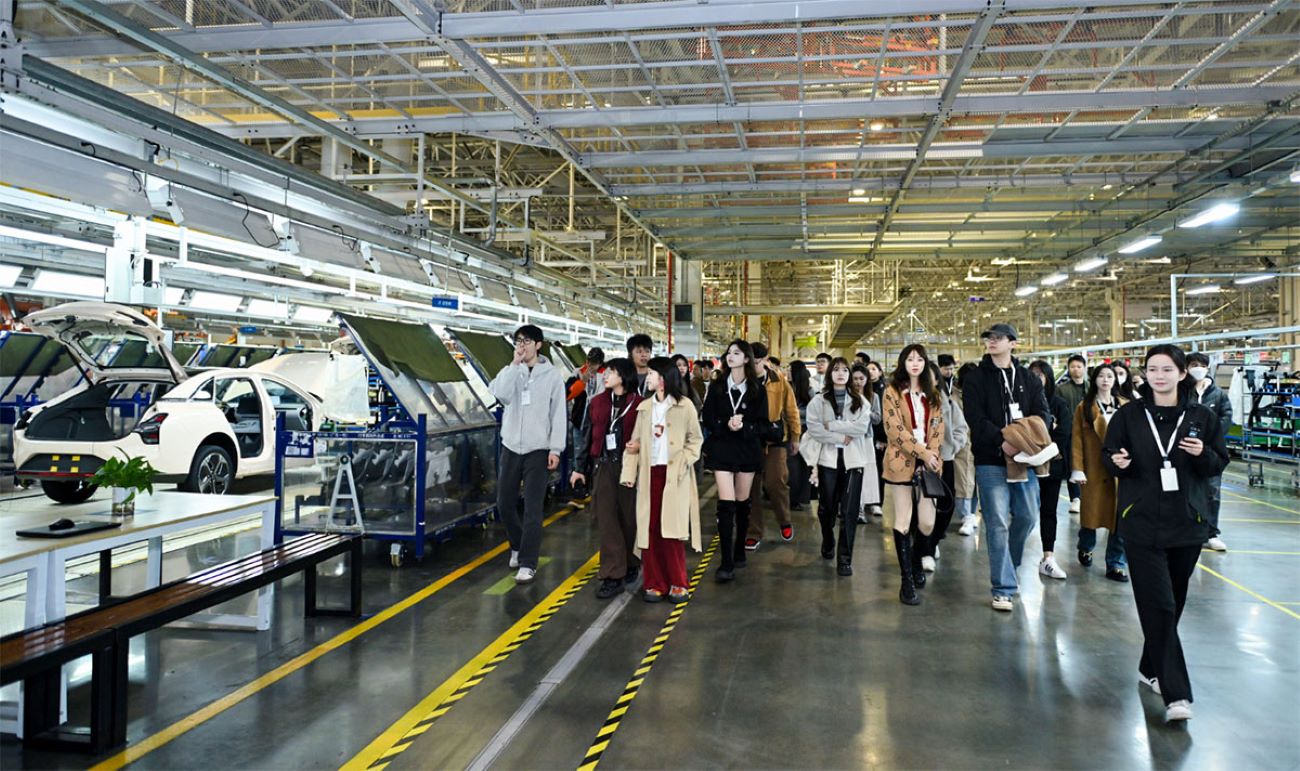Xpeng atinge marca de 100 mil unidades do Mona M03 em tempo recorde