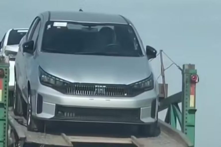 Fiat Cronos 2026 é flagrado na Argentina com visual inspirado no Grande Panda