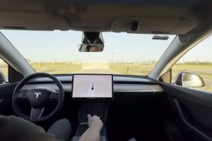 Tesla suspende temporariamente teste do FSD na China