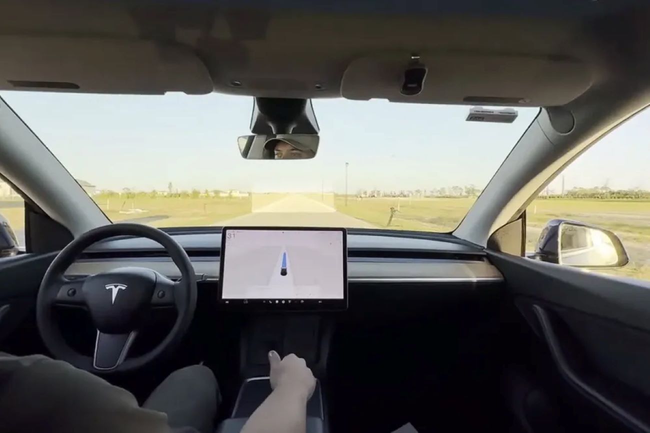 Tesla suspende temporariamente teste do FSD na China