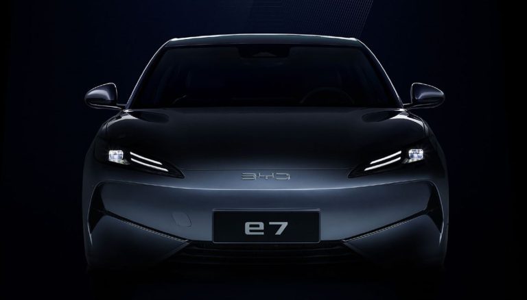 BYD apresenta novo sedan elétrico e7 com autonomia de até 520 km