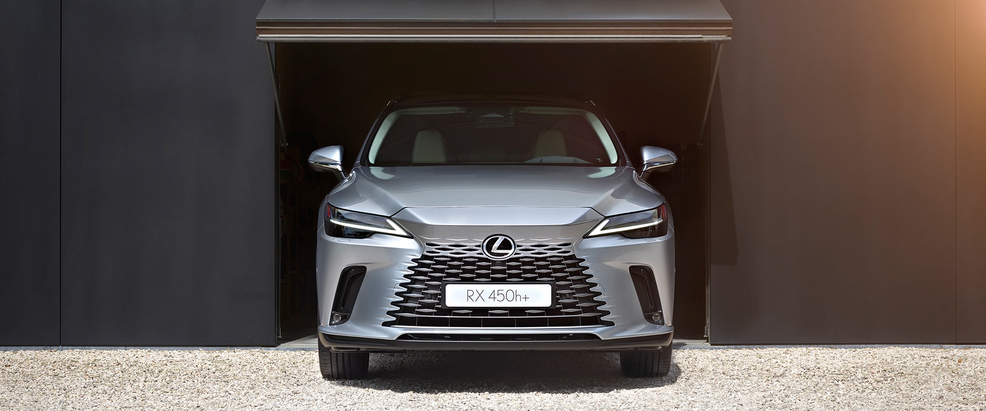 Lexus NX 450h+ chega ao Brasil para disputar mercado de SUVs híbridos plug-in