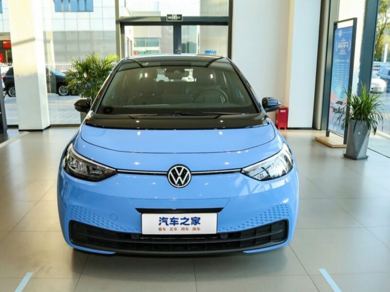 Volkswagen ID.3 2025 chega à China com bateria LFP e novidades no interior