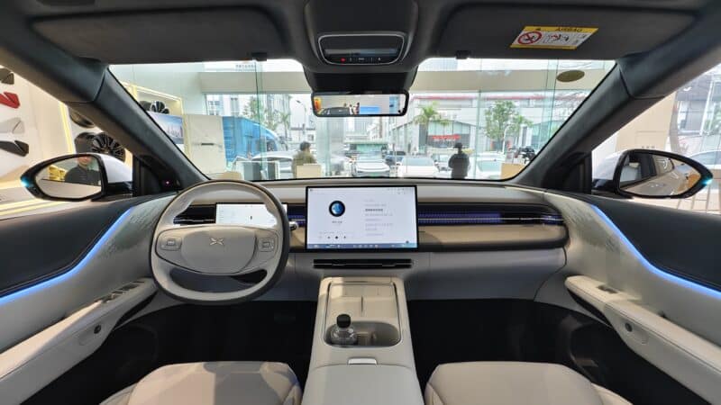 Xpeng G6 2025 é lançado na China com recarga ultrarrápida e sistema de condução inteligente