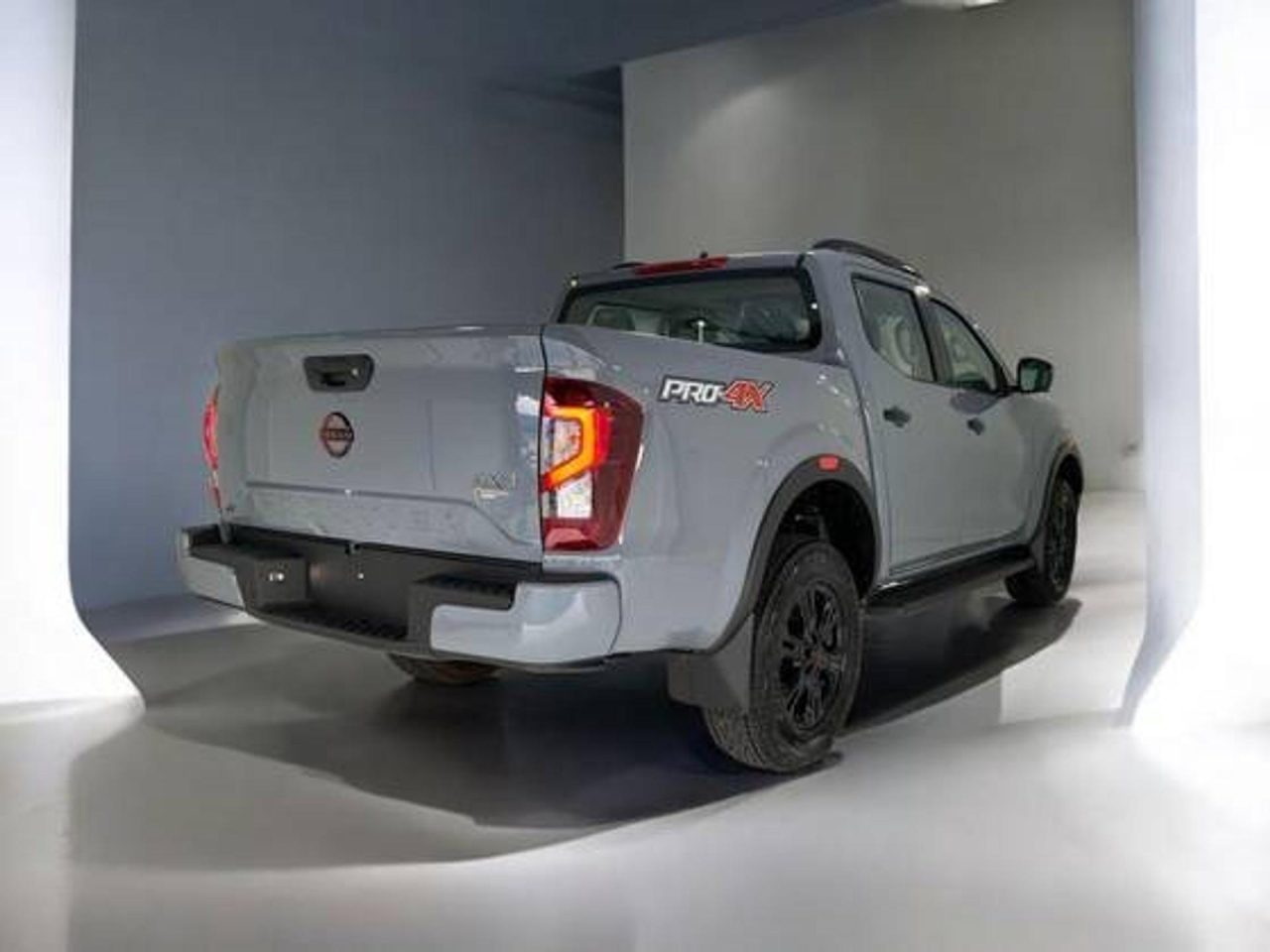 Nissan Frontier PRO4X é liberado com mega desconto de R$ 42.100 para queimar estoque