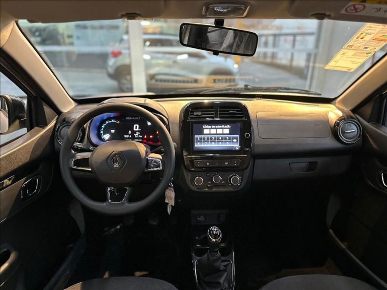 Renault Kwid Intense é ofertado em março com mega desconto R$ 38,4 mil para esgotar estoque