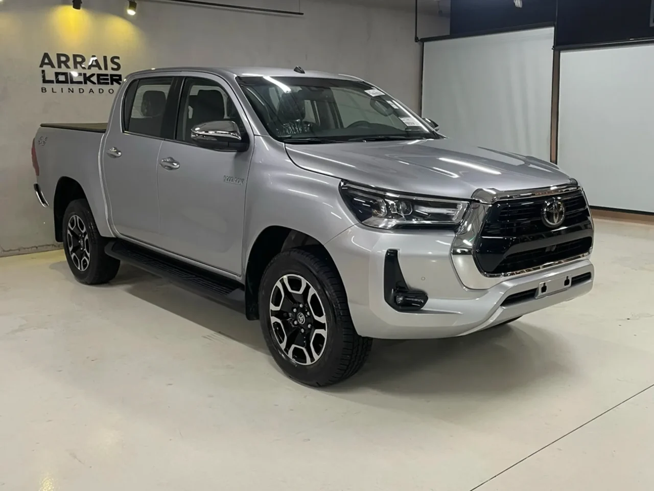 Toyota Hilux SR para CNPJ é liberada com desconto de R$ 55.096 em agosto