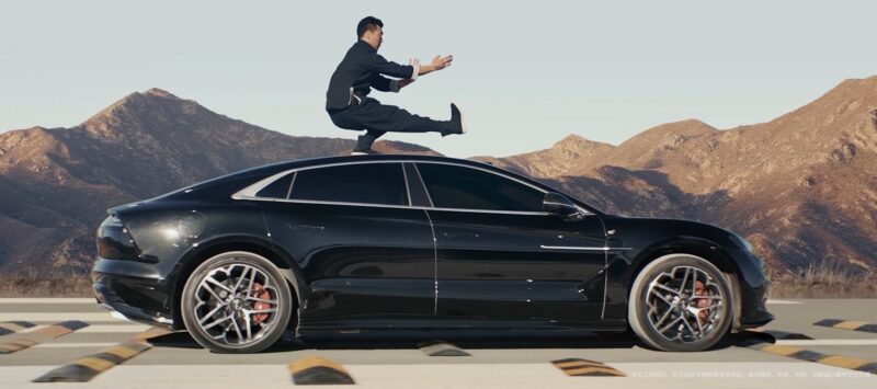 BYD Yangwang U7 impressiona com sistema de suspensão Disus-Z em teste radical