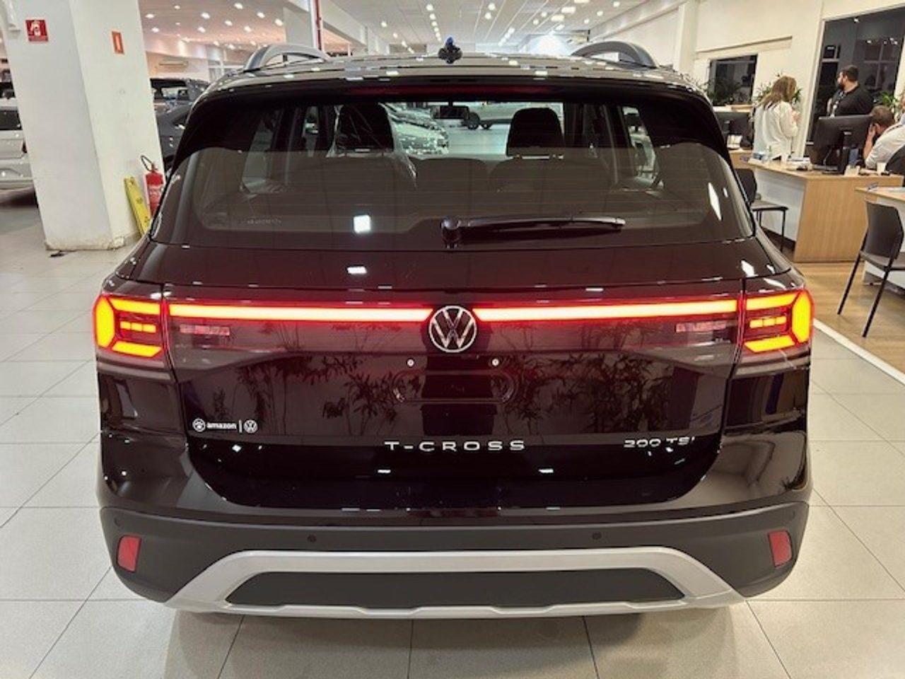 Volkswagen T-Cross 200 TSI tem mega descontão de R$ 28.905 para PcD em março