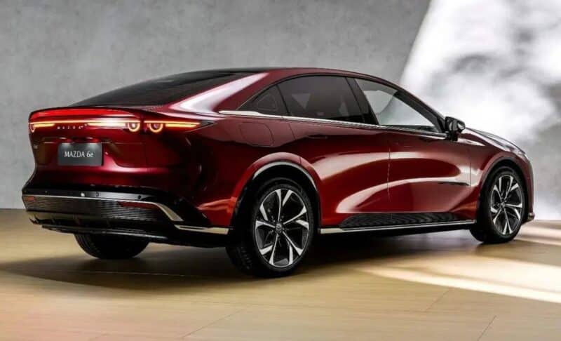 Mazda 6e sai da linha de produção na China