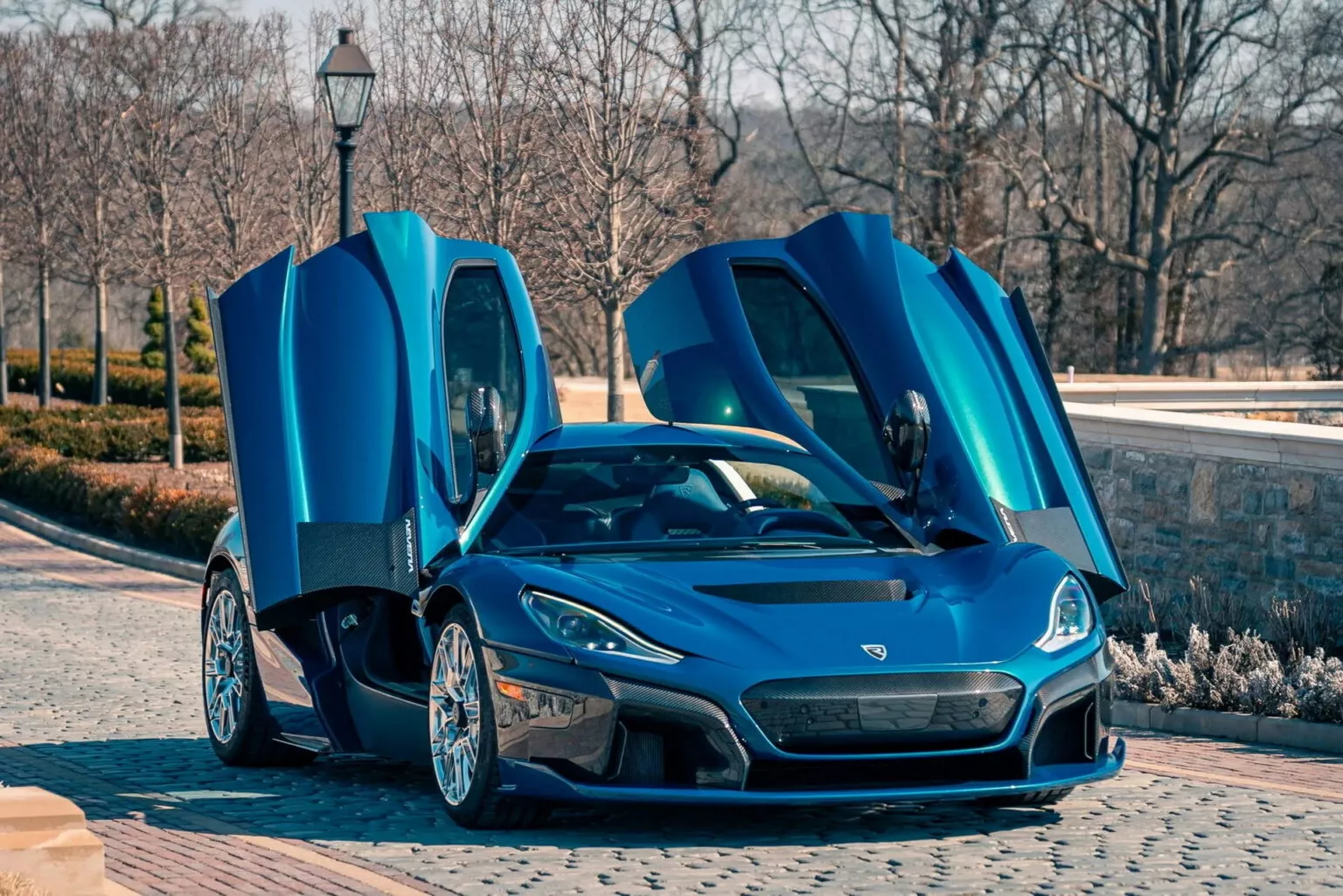 Hiperesportivo elétrico Rimac Nevera surge em leilão ultrapassando a marca de US$ 1 milhão