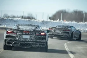 Chevrolet Corvette 2026 ganha novas cores e interior renovado